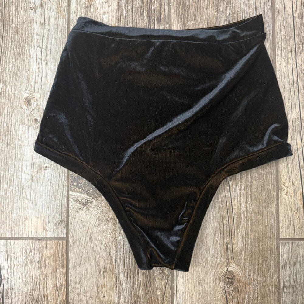Lux Muse High Waist Festival Short - Picture 3 of 5